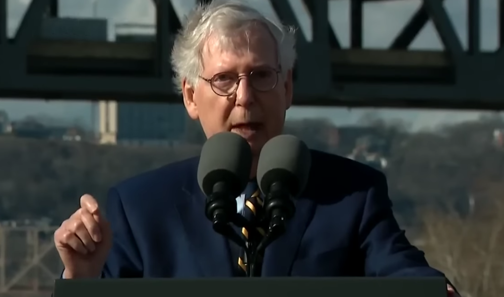 @dailycastnews #trump is now a part of great moments in #president speeches!  Co…